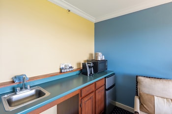 Superior Room, 1 King Bed, Balcony, Bay View