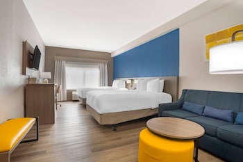 Suite, 2 Queen Beds, Accessible, Non Smoking (Upgrade)