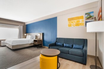 Suite, 1 King Bed, Non Smoking