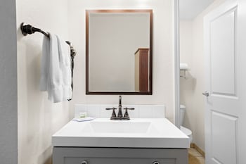 Superior Studio Suite, Multiple Beds (FAMILY SUITE)