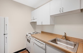 Deluxe Studio, Multiple Beds, Non Smoking