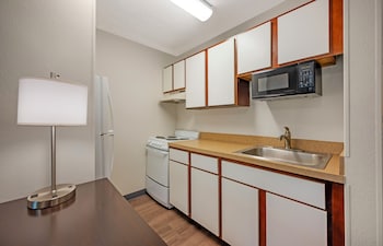 Studio, 1 Queen Bed, Non Smoking