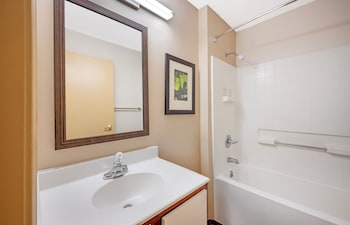 Deluxe Studio, Multiple Beds, Non Smoking