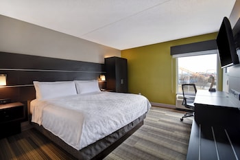 Standard Room, 1 King Bed, Park View (Dorney Park View)