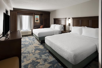 Suite, Multiple Beds, Microwave