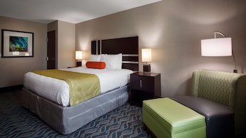Standard Room, 1 King Bed, Non Smoking, Refrigerator & Microwave