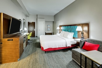 Room, 1 King Bed, Mobility Accessible, Microwave (Roll-In Shower)