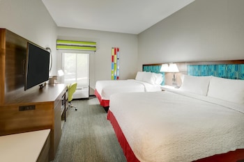Room, 2 Queen Beds, Refrigerator & Microwave