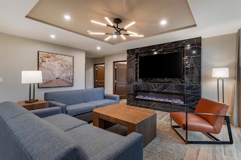 3 BEDROOM 2 KING 2 QUEEN PRESIDENTIAL SUITE