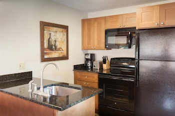 1 BEDROOM 1 QUEEN TOWNHOUSE WITH BALCONY