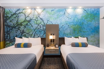 Room, 2 Queen Beds, Non Smoking