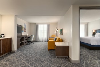 Room, 1 King Bed, Microwave