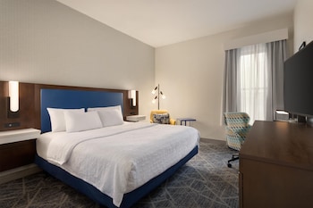 Room, 1 Double Bed, Mobility Accessible, Microwave (Roll-In Shower)