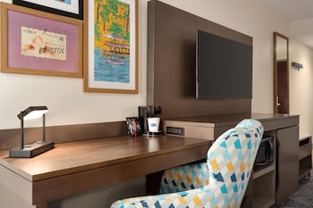 Room, 2 Queen Beds, Microwave