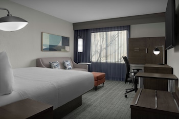 Room, 1 King Bed with Sofa bed, Bathtub (Mobility/Hearing Accessible, Tub)