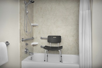 Room, 2 Queen Beds, Bathtub (Mobility/Hearing Accessible, Tub)