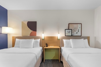 Room, 2 Queen Beds, Accessible, Bathtub (Mobility & Hearing)