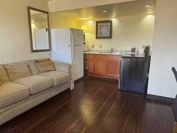 Superior Suite, 1 King Bed, Non Smoking