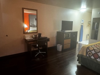 Suite, 1 King Bed, Smoking