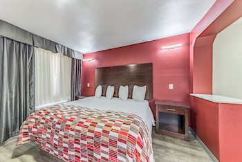 Deluxe Room, 1 King Bed, Accessible (Roll-In Shower, Smoke Free)