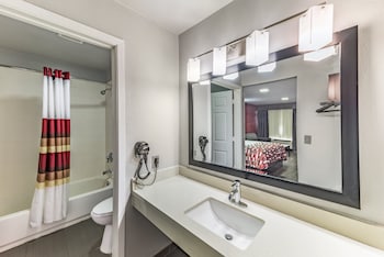 Superior Room, 1 King Bed, Jetted Tub (Smoke Free)