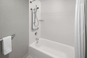 Suite, 1 Bedroom (Mobility Accessible, Tub)