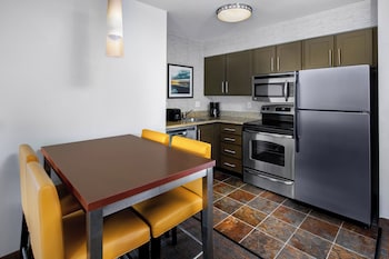 Suite, 2 Bedrooms, Fireplace