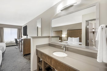 Standard Room, 2 Queen Beds, Non Smoking, Refrigerator & Microwave (with Sofabed)