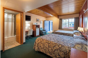 Room, 2 Queen Beds, Non Smoking