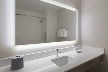 Suite, 1 Bedroom (Living Room)