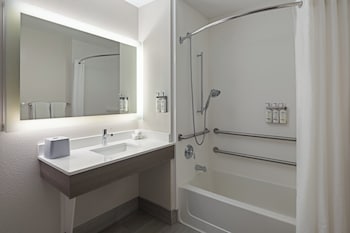 Room, 1 Queen Bed, Accessible (Communications, Accessible Tub)