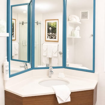 Room, Non Smoking (Shower Only)