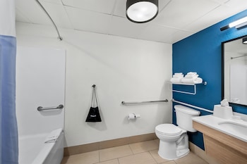 Room, Bathtub (Mobility & Hearing)