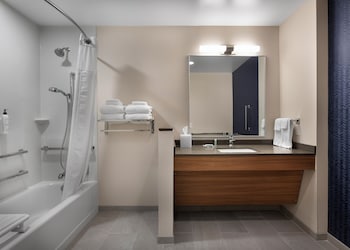 Room, 2 Double Beds, Mobility Accessible, Bathtub