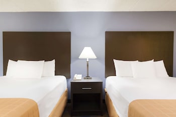 Room, 2 Queen Beds, Non Smoking