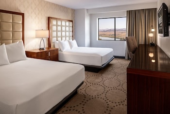 North Tower Deluxe, Pet Stay, 2 Queens, Non-Smoking