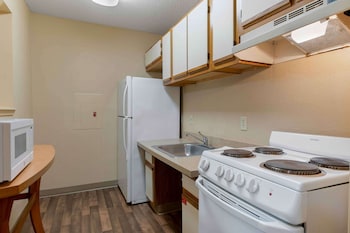 Deluxe Studio, 1 Queen Bed with Sofa bed, Non Smoking