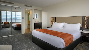 Executive Suite, Harbor View