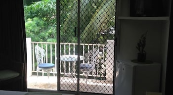 Standard Queen/Single Twin Share with Balcony