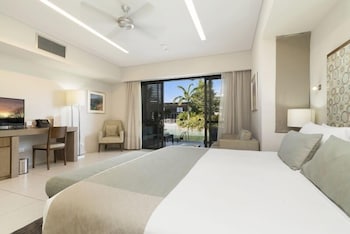 Superior Room, 1 King Bed (Resort Lagoon)