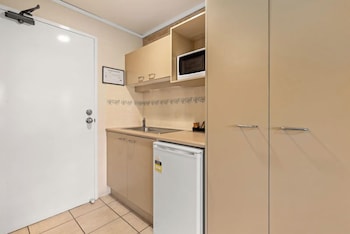 Executive Queen Room (Not Pet Friendly)