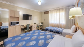 Deluxe Room, Non Smoking, Balcony (Deluxe Queen+Single)