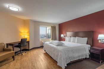 Premium Room, 1 King Bed, Accessible (Upgraded Bedding & Snack, Smoke Free)
