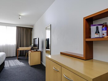 Standard Room, 1 Queen Bed