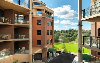 Courtyard Queen Room with Balcony