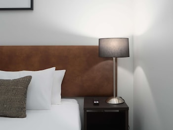 Standard Room, 1 Queen Bed
