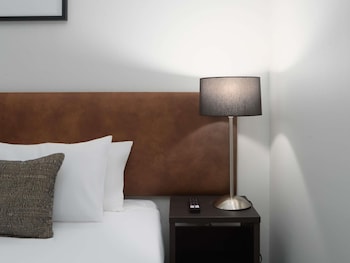 Standard Room, 1 Queen Bed