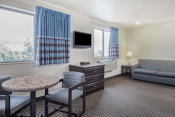 Suite, 1 King Bed, Non Smoking, Club Lounge Access