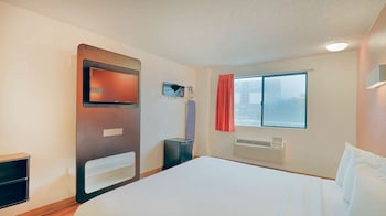 Standard Room, 1 Queen Bed, Non Smoking