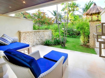 Deluxe Room, 1 King Bed (Garden Wing)